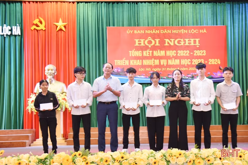 Các địa phương, trường học phấn đấu hoàn thành kế hoạch năm học mới