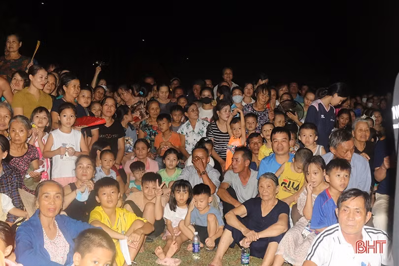 Ấn tượng đêm nhạc “Quê mẹ ân tình” ở Nghi Xuân