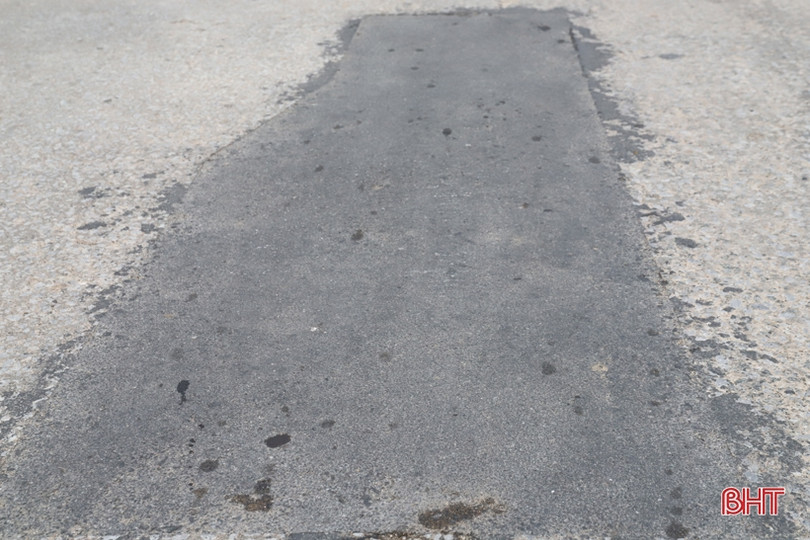 Ổ gà, hố sâu trên cầu Hương Đại đã được xử lý