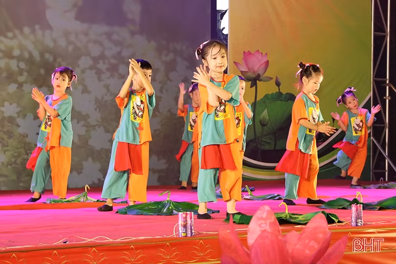 “Giai điệu mùa thu” chào mừng Quốc khánh tại thành phố Hà Tĩnh