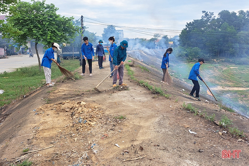Tuổi trẻ Vũ Quang lắp đặt đường điện, ra mắt mô hình kinh tế