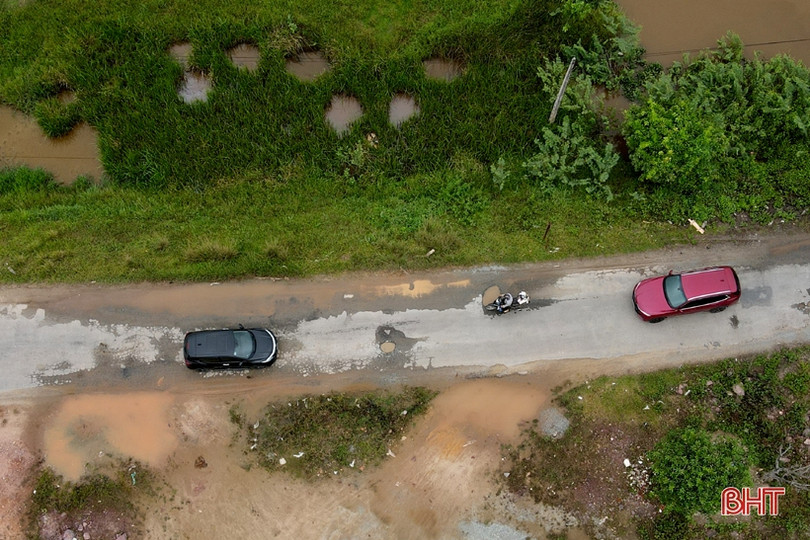 Chằng chịt “ổ gà”, “ổ voi” trên huyện lộ 36 ở Can Lộc