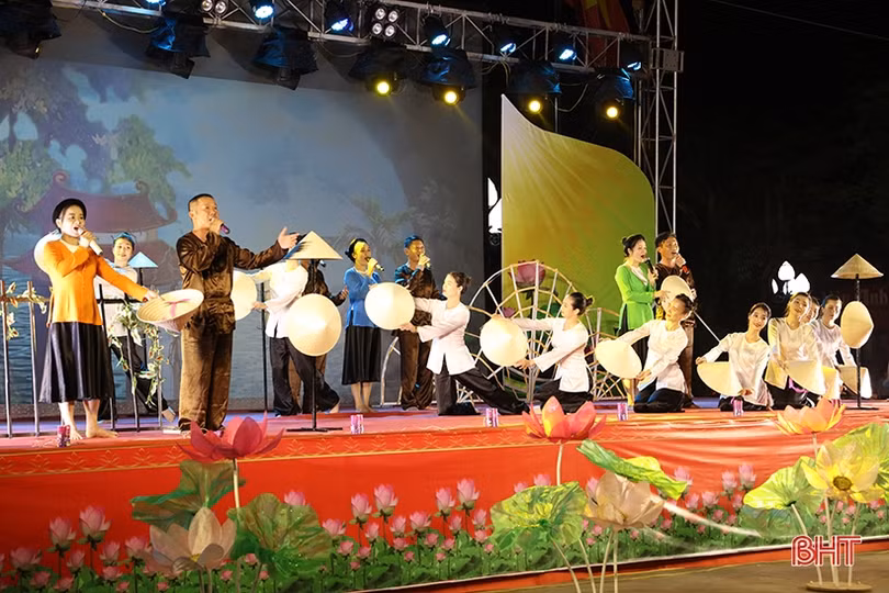 “Giai điệu mùa thu” chào mừng Quốc khánh tại thành phố Hà Tĩnh