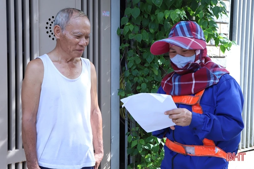 Nữ công nhân môi trường với nhiều sáng kiến làm đẹp phố phường