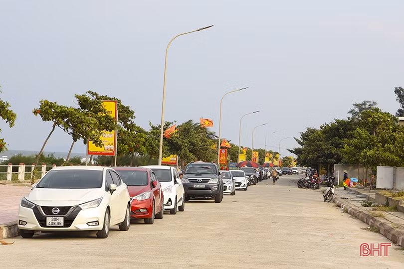 Biển Hà Tĩnh kín khách kỳ nghỉ lễ Quốc khánh 2/9