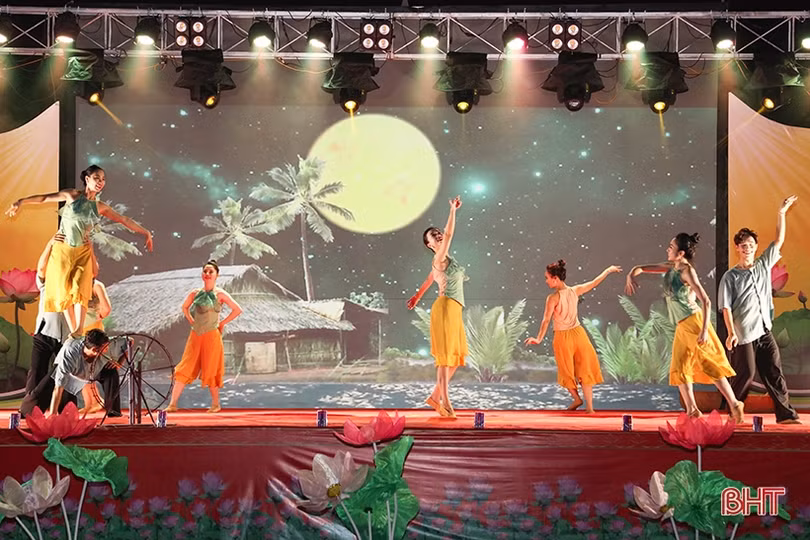 “Giai điệu mùa thu” chào mừng Quốc khánh tại thành phố Hà Tĩnh