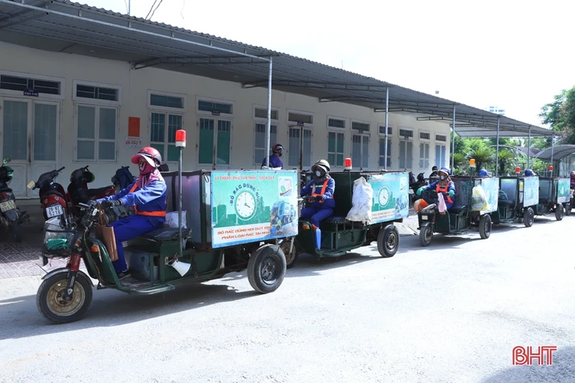 Nữ công nhân môi trường với nhiều sáng kiến làm đẹp phố phường