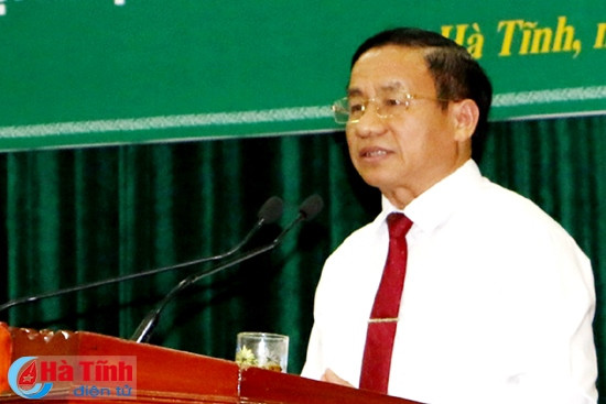 Bí thư Tỉnh ủy – Chủ tịch UBND tỉnh Lê Đình Sơn: Ban Tuyên giáo Tỉnh uỷ, các địa phương, đơn vị tập trung lãnh đạo, chỉ đạo quán triệt, tuyên truyền, phổ biến kết quả Đại hội Đảng bộ tỉnh lần thứ XVIII và Hội nghị lần thứ XII BCH Trung ương (khóa XI) đến tận cán bộ, đảng viên và nhân dân