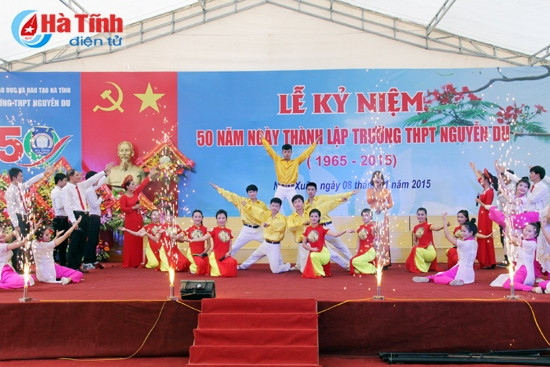 Trường THPT Nguyễn Du, THPT Hồng Lĩnh kỷ niệm ngày thành lập ảnh 2