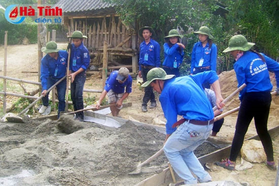 Sức mạnh đại đoàn kết trong xây dựng nông thôn mới ở Vũ Quang ảnh 1