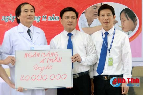 Gần 300 triệu đồng ủng hộ "Bữa ăn cho bệnh nhân nghèo" ảnh 4