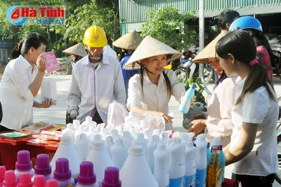 ... các mặt hàng tiêu dùng...