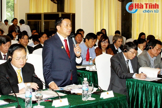 Bí thư Tỉnh ủy - Chủ tịch UBND tỉnh Lê Đình Sơn phát biểu tại diễn đàn