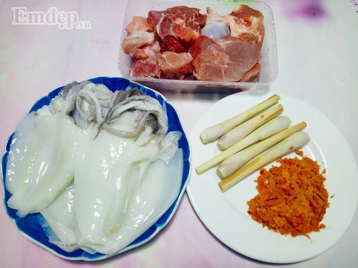 Bún mực giòn dai, cực ngon cho ngày cuối tuần sum họp