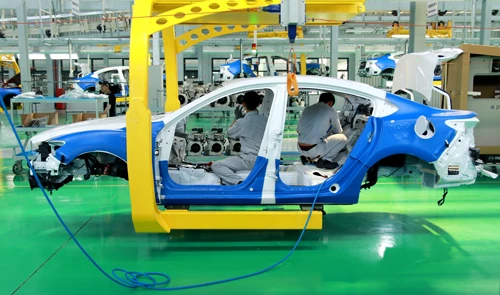 Các hãng xe lắp ráp muốn được ưu đãi nhiều hơn nữa. Xe lắp ráp và nhập khẩu - cuộc đua không cân sức tại Việt Nam