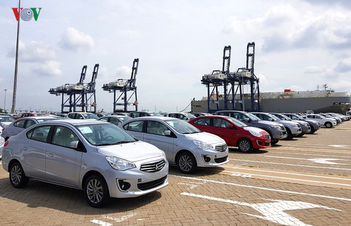 cận cảnh lô xe toyota và mitsubishi hưởng thuế 0% về việt nam hình 7 Cận cảnh lô xe Toyota và Mitsubishi miễn thuế đầu tiên về Việt Nam