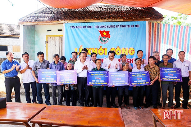 Hội đồng hương Hà Tĩnh tại Hà Nội hỗ trợ xây nhà tình nghĩa ở Can Lộc