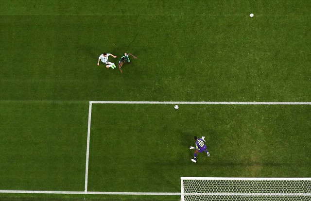Thắng kịch tính Nigeria: Argentina lách qua khe cửa hẹp