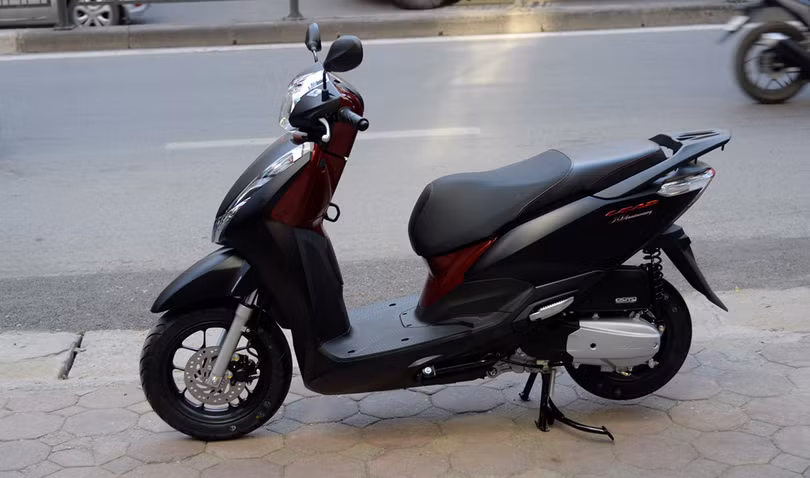 Honda Lead phiên bản kỷ niệm 10 năm giá 39,8 triệu đồng về đại lý