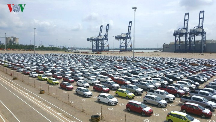 cận cảnh lô xe toyota và mitsubishi hưởng thuế 0% về việt nam hình 1 Cận cảnh lô xe Toyota và Mitsubishi miễn thuế đầu tiên về Việt Nam