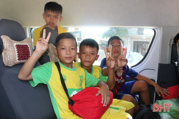 Tuyển nhi đồng Hà Tĩnh lên đường dự VCK Giải Bóng đá Cup Milo 2018