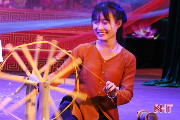 Sâu lắng các làn điệu dân ca ví, giặm Nghệ Tĩnh