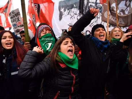 Thế giới ngày qua: Ông Moon Jae-in ngỏ ý Hàn Quốc - Triều Tiên đồng đăng cai VCK World Cup 2030