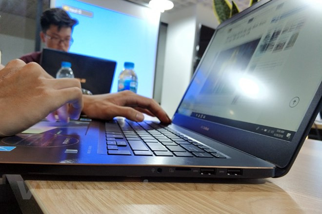 Cận cảnh laptop ZenBook Pro, giá cao “ngất ngưởng” của ASUS