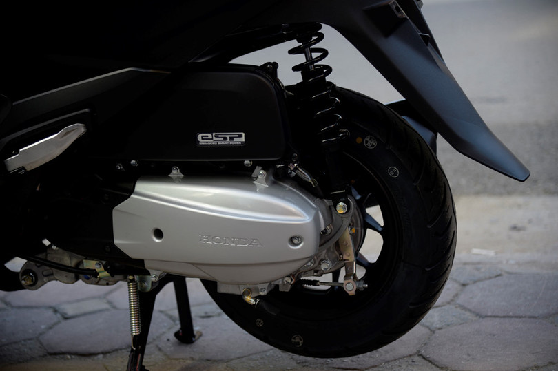 Honda Lead phiên bản kỷ niệm 10 năm giá 39,8 triệu đồng về đại lý