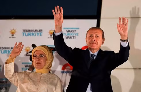 Thế giới ngày qua: Ông Moon Jae-in ngỏ ý Hàn Quốc - Triều Tiên đồng đăng cai VCK World Cup 2030