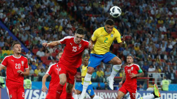 Thiago Silva ấn định thắng lợi 2-0. Ảnh: Reuters. Đức tủi hổ rời World Cup, Brazil đụng Mexico ở vòng 1/8