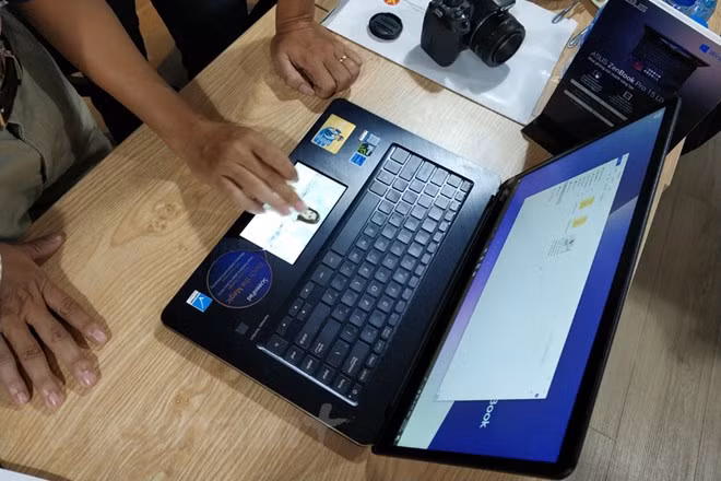Cận cảnh laptop ZenBook Pro, giá cao “ngất ngưởng” của ASUS