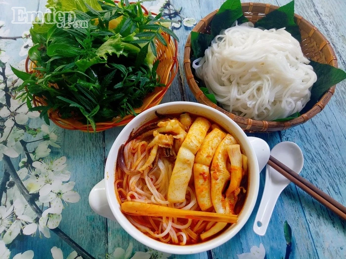 Bún mực giòn dai, cực ngon cho ngày cuối tuần sum họp