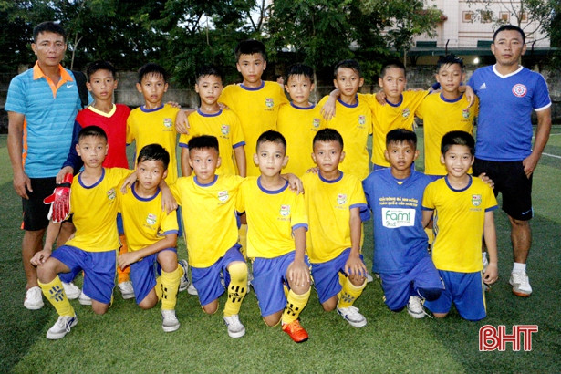 Tuyển nhi đồng Hà Tĩnh lên đường dự VCK Giải Bóng đá Cup Milo 2018