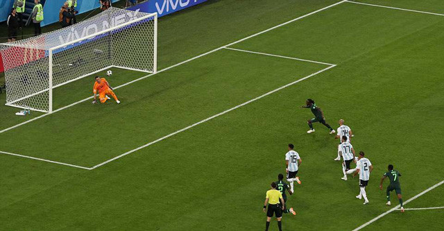 Thắng kịch tính Nigeria: Argentina lách qua khe cửa hẹp