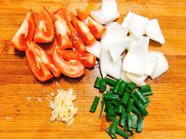 Cả nhà xuýt xoa với món sườn sốt dứa chua ngọt vừa thơm vừa mềm