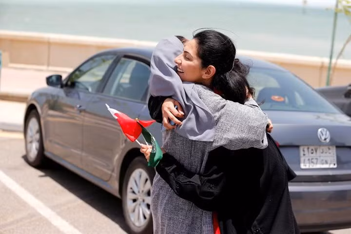 Phụ nữ Saudi Arabia hân hoan được lái xe ô tô tự do và hợp pháp