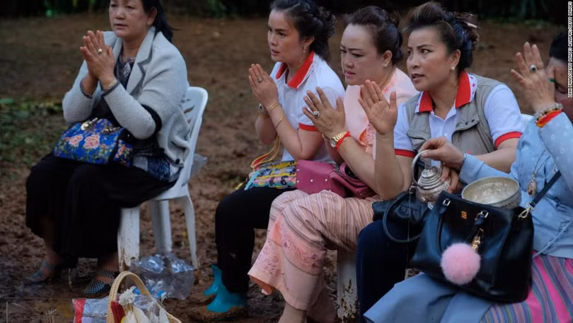 Hành trình chạy đua thời gian tìm kiếm đội bóng thiếu niên Thái Lan mất tích