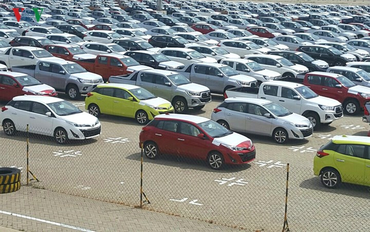 cận cảnh lô xe toyota và mitsubishi hưởng thuế 0% về việt nam hình 5 Cận cảnh lô xe Toyota và Mitsubishi miễn thuế đầu tiên về Việt Nam