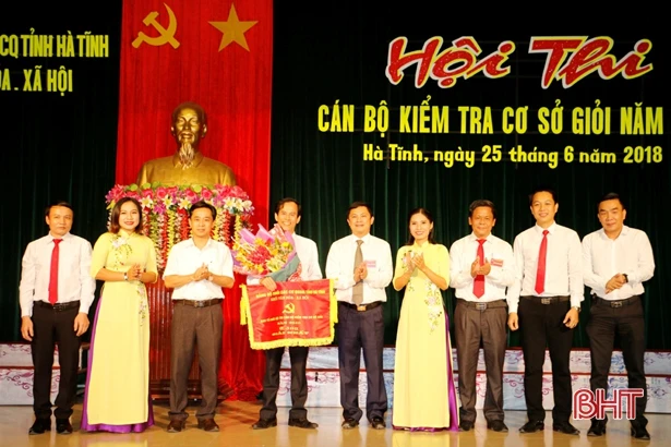 Sở Y tế giành giải nhất hội thi cán bộ kiểm tra cơ sở giỏi khối VH-XH