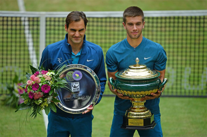 Federer thua chung kết Halle Open, mất ngôi số 1 thế giới