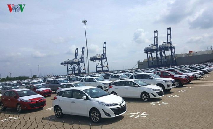 cận cảnh lô xe toyota và mitsubishi hưởng thuế 0% về việt nam hình 10 Cận cảnh lô xe Toyota và Mitsubishi miễn thuế đầu tiên về Việt Nam