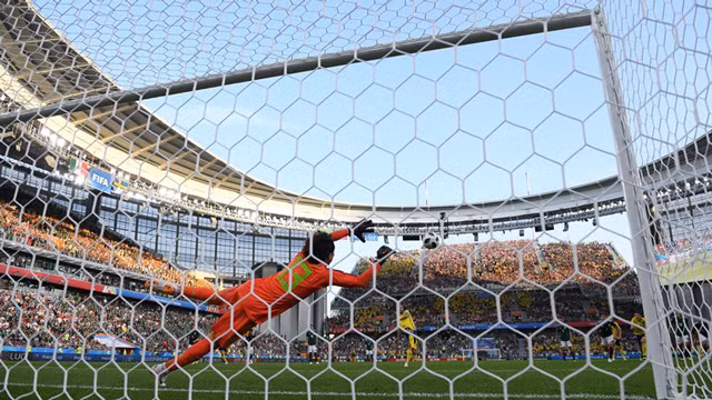 Đức tủi hổ rời World Cup, Brazil đụng Mexico ở vòng 1/8