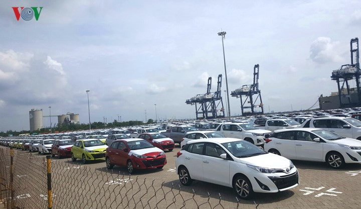 cận cảnh lô xe toyota và mitsubishi hưởng thuế 0% về việt nam hình 4 Cận cảnh lô xe Toyota và Mitsubishi miễn thuế đầu tiên về Việt Nam