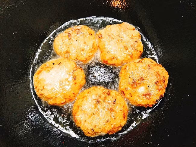 Trổ tài làm chả cá rô phi thơm lừng, cách làm lại cực đơn giản