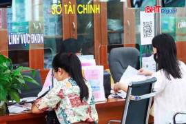 Chính phủ yêu cầu bố trí cán bộ hỗ trợ người dân làm dịch vụ công trực tuyến