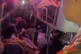 Chở 79 người trên xe khách 21 chỗ, tài xế và chủ xe bị phạt 225 triệu đồng