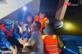 2 người suýt mất mạng vì đi bắt chim trong đêm khi lũ dâng cao