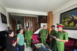 Hệ thống nha khoa 'chui', bác sĩ dỏm lừa dối 1.000 người cao tuổi