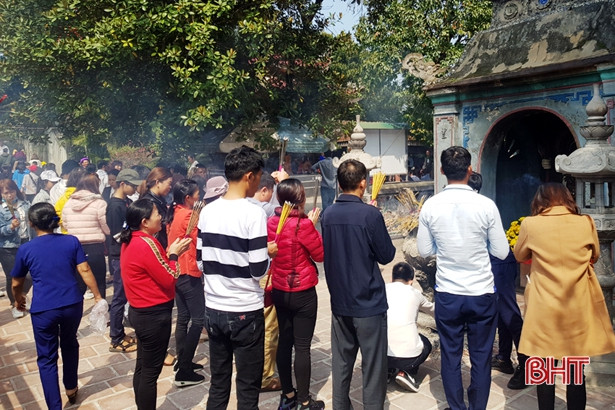 Đền Bà Hải tạm dừng mở cửa đón du khách từ ngày mai